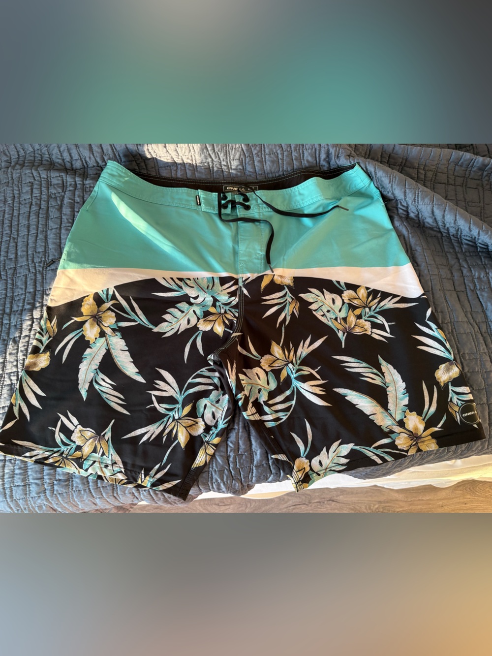 O'Neill Hyperfreak  Black and Teal Men's Boardshorts w/Drawstring. Never worn